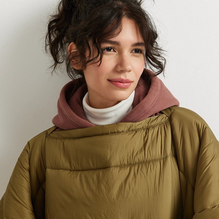 PonchoPuff  2-In-1 Poncho & Blanket