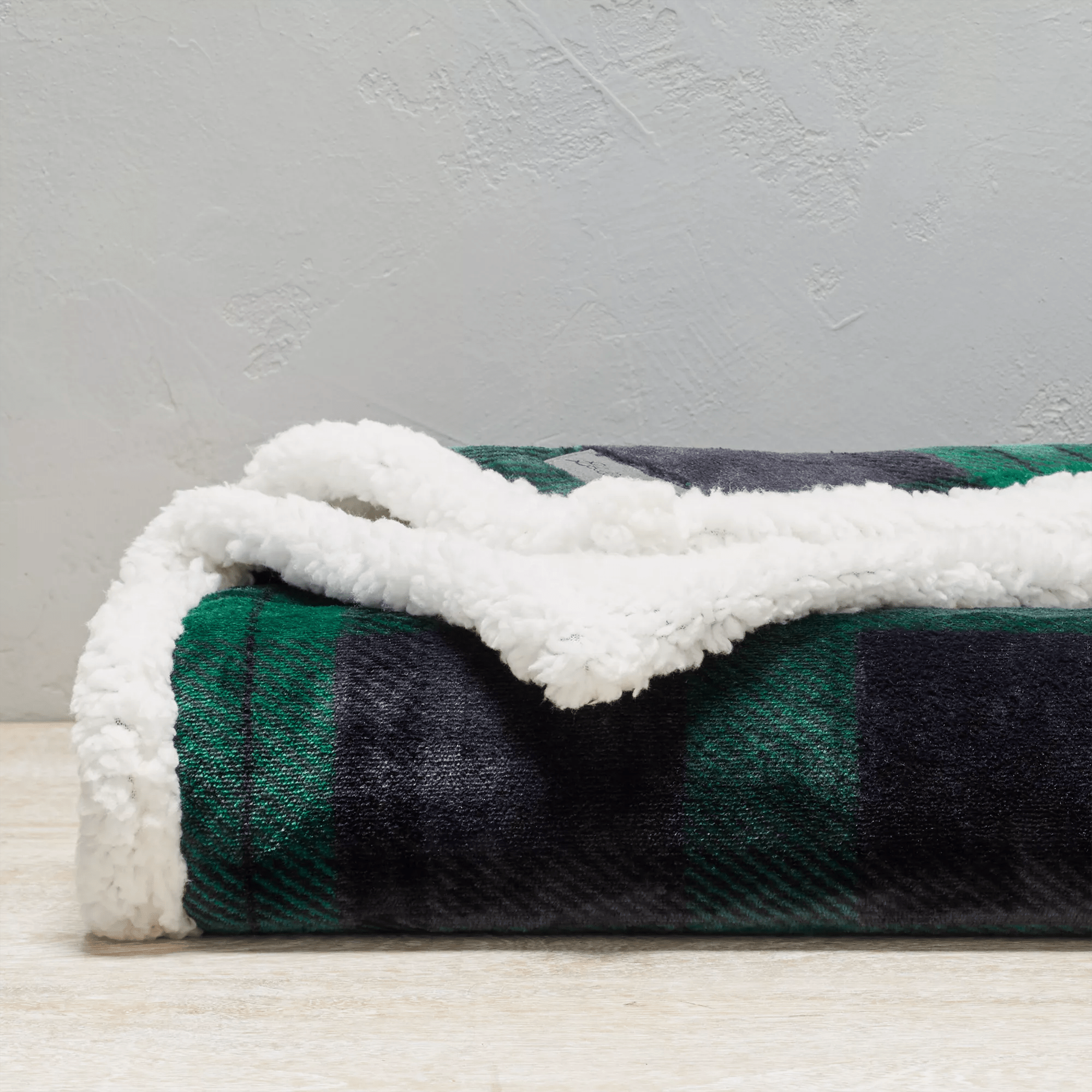 EB Cabin Fleece Throw