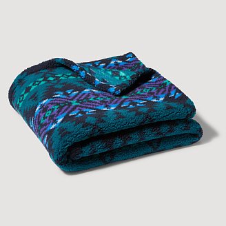We Wander Pet Throw