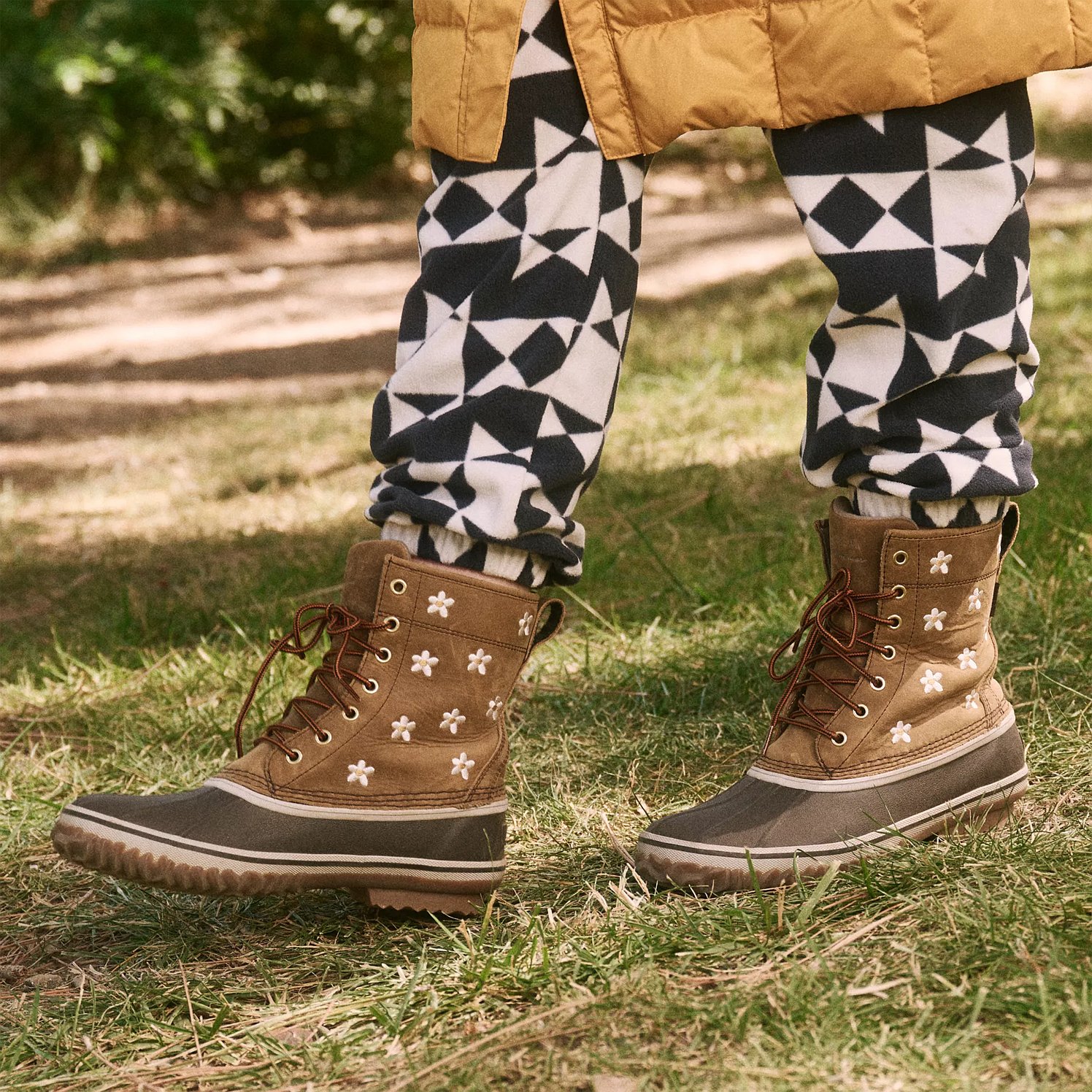 Women's The Great. + Eddie Bauer The Embroidered Daisy Hunt Pac Boot